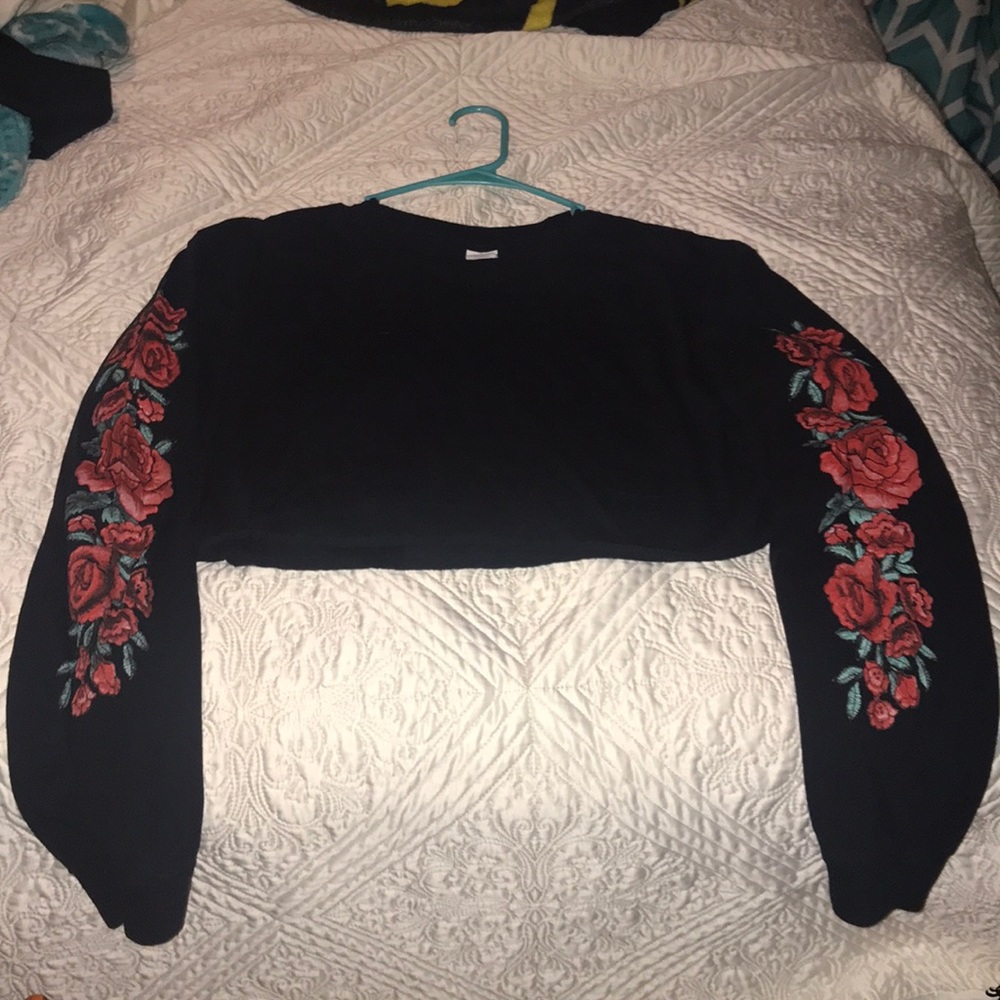 rose sleeve cropped sweater